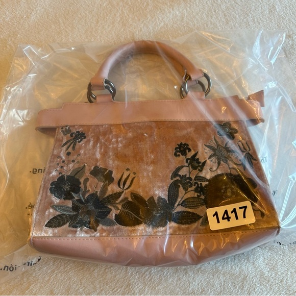 Chic Floral Embroidered Velour Satchel in Pink - Picture 8 of 8